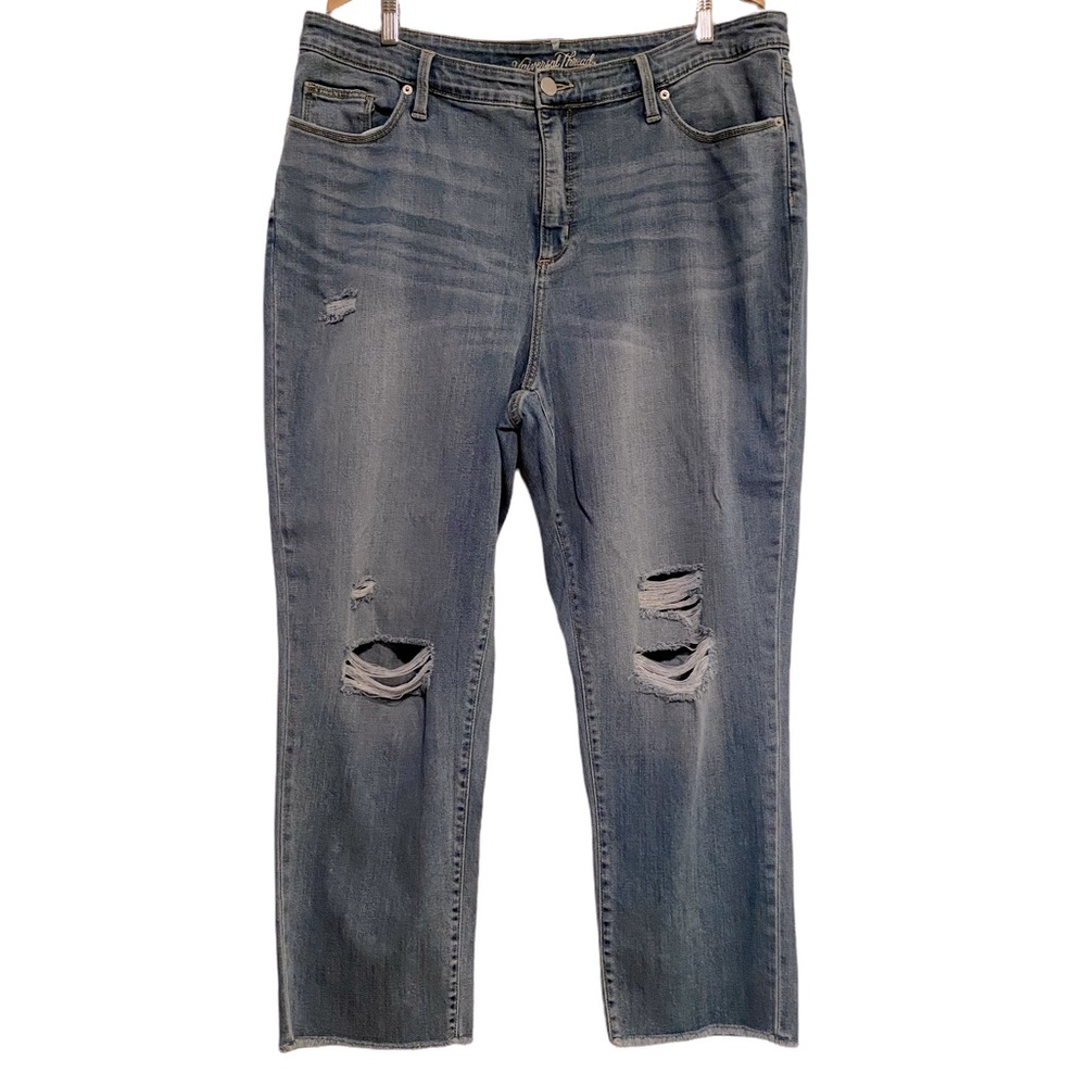 Universal Thread distressed straight ankle jeans | Size 20W | Plus Size